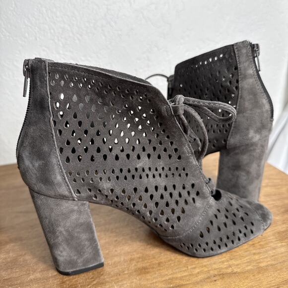 Grey Suede Chunky Heels Size 7 NWOB Perforated Lace Up Sandals Arturo Chiang - Picture 5 of 9